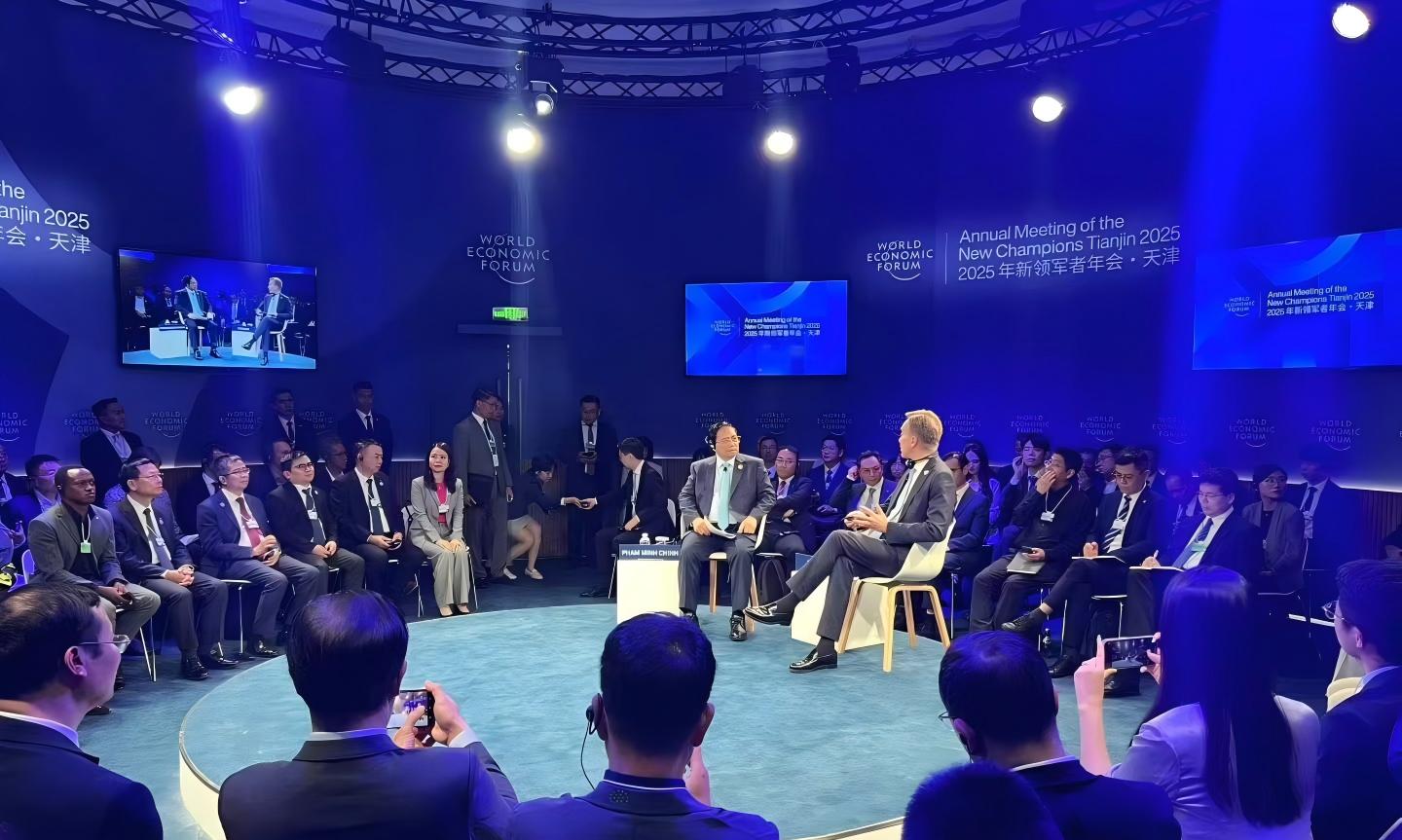 TopXGun Robotics CEO'su Zhang Yu, 2025 Yaz Davos Forumuna Katılıyor
